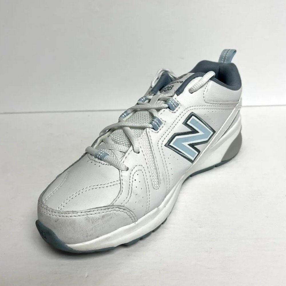New Balance Womens 608v5 Sneaker White Size 9.5 D(W) - Picture 2 of 6
